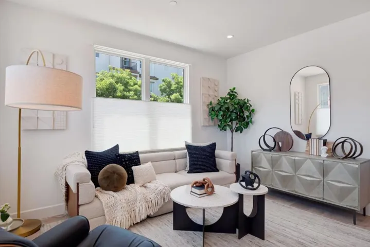 425 First Street 11, Los Altos, California 94022