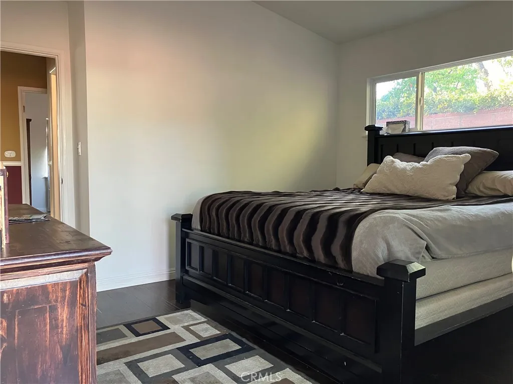 6914 Andasol Avenue, Lake Balboa, California 91406 home-pic-17