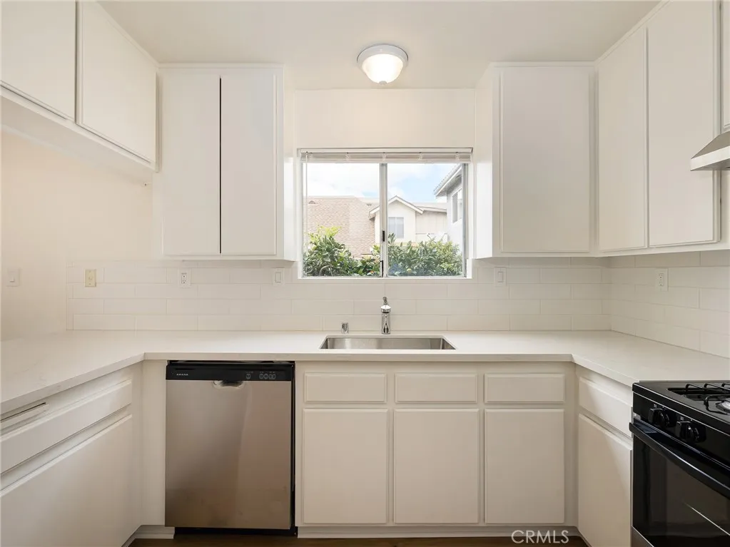 730 W 5th Street, San Pedro, California 90731 home-pic-14