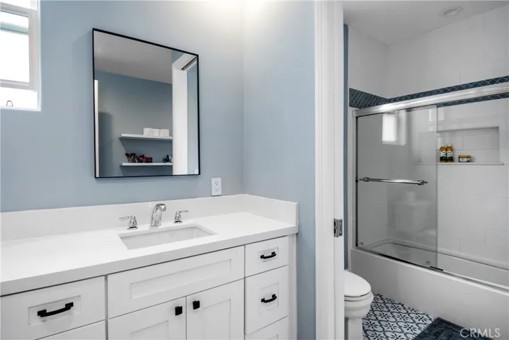 1136 5th Street, Manhattan Beach, California 90266