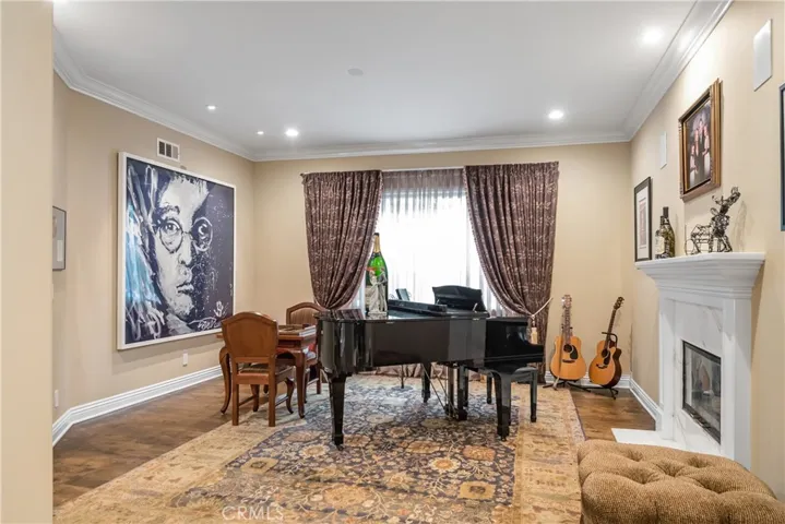 1136 5th Street, Manhattan Beach, California 90266