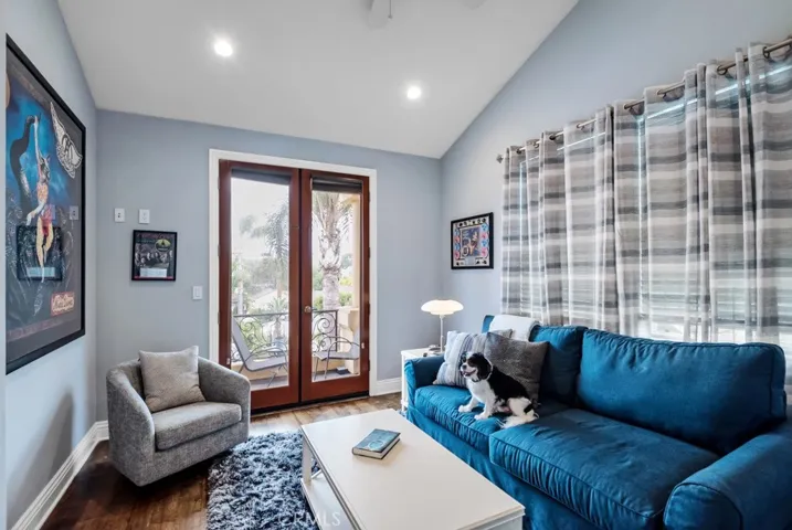 1136 5th Street, Manhattan Beach, California 90266