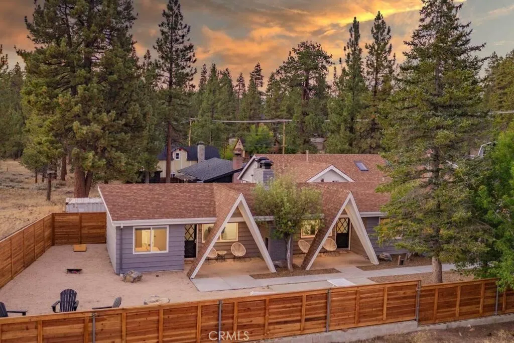 560 Edgemoor Road, Big Bear Lake, California 92315 home-pic-1