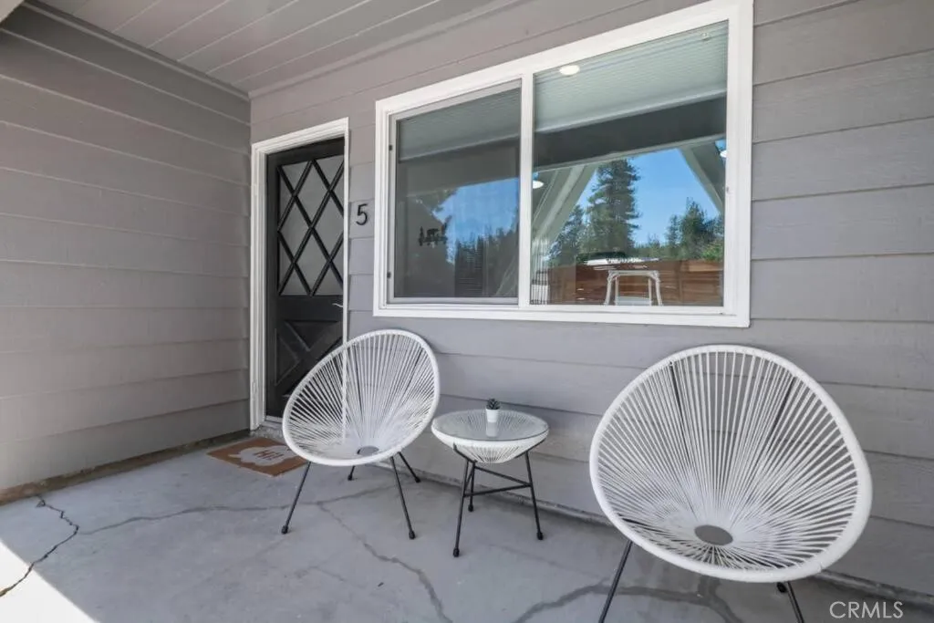 560 Edgemoor Road, Big Bear Lake, California 92315 home-pic-2