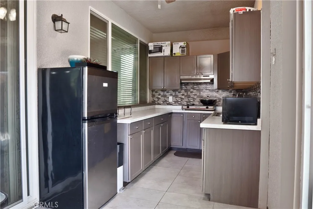 1714 Graybark Avenue, Clovis, California 93619 home-pic-33