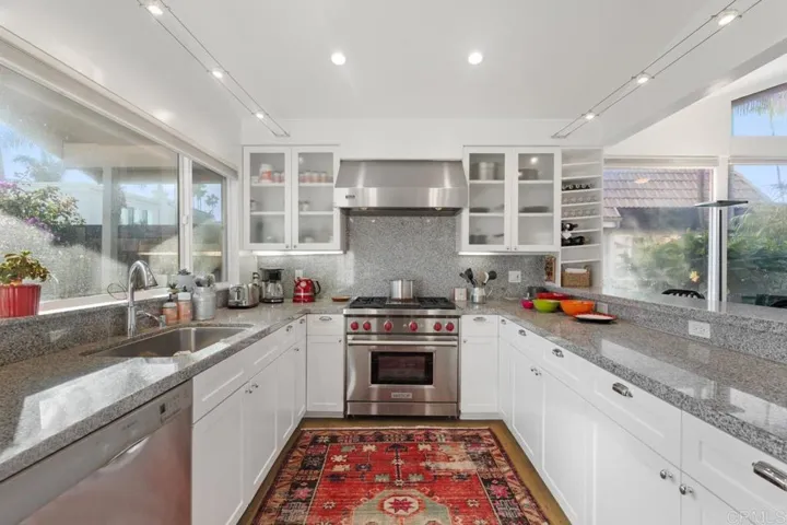 75 Half Moon Bend, Coronado, California 92118