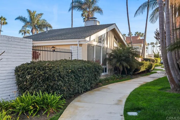 75 Half Moon Bend, Coronado, California 92118