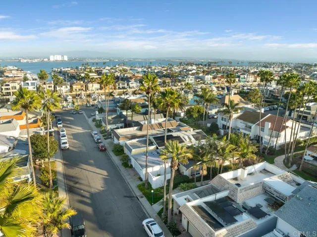75 Half Moon Bend, Coronado, California 92118