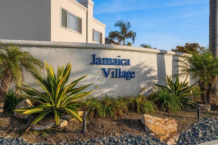 75 Half Moon Bend, Coronado, California 92118