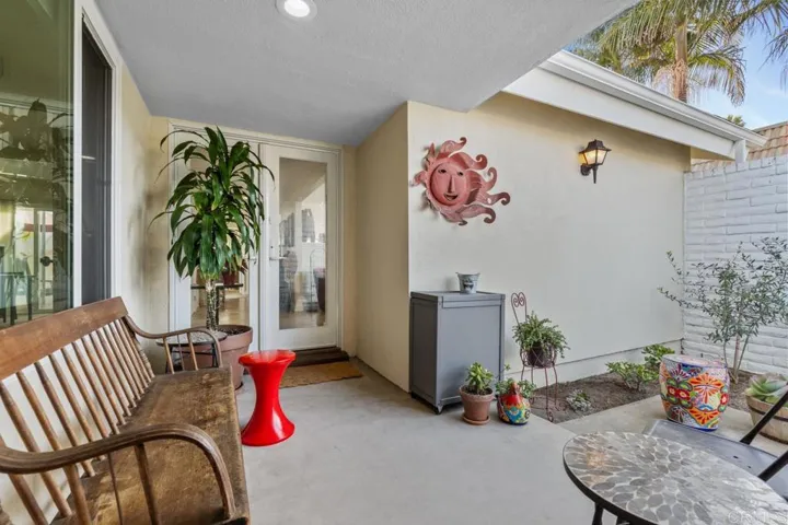 75 Half Moon Bend, Coronado, California 92118