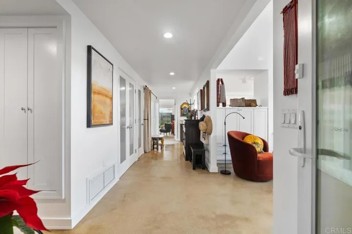 75 Half Moon Bend, Coronado, California 92118