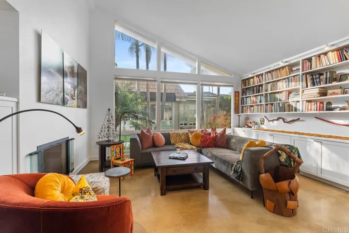 75 Half Moon Bend, Coronado, California 92118