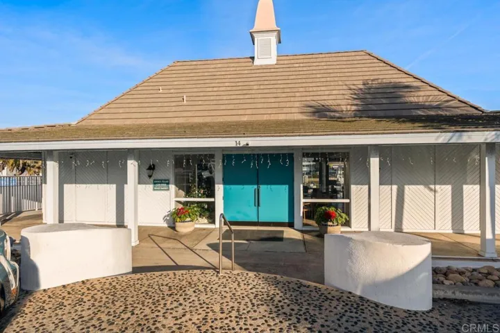 75 Half Moon Bend, Coronado, California 92118