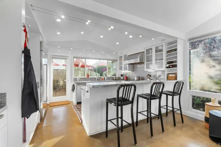 75 Half Moon Bend, Coronado, California 92118