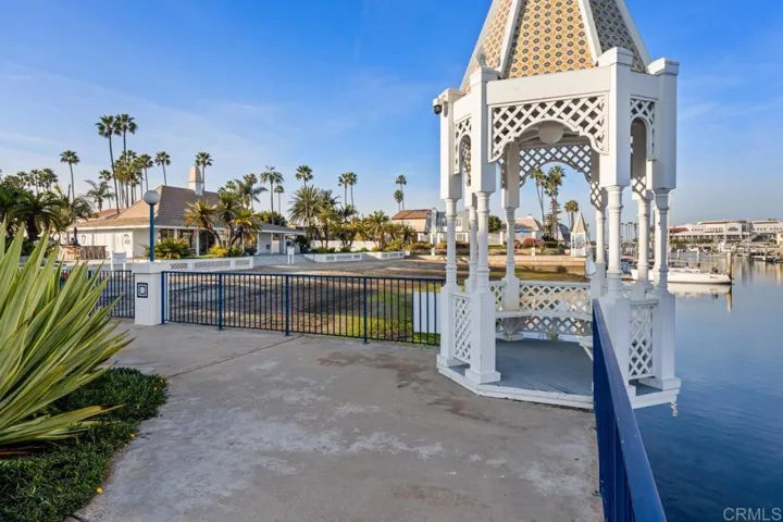 75 Half Moon Bend, Coronado, California 92118