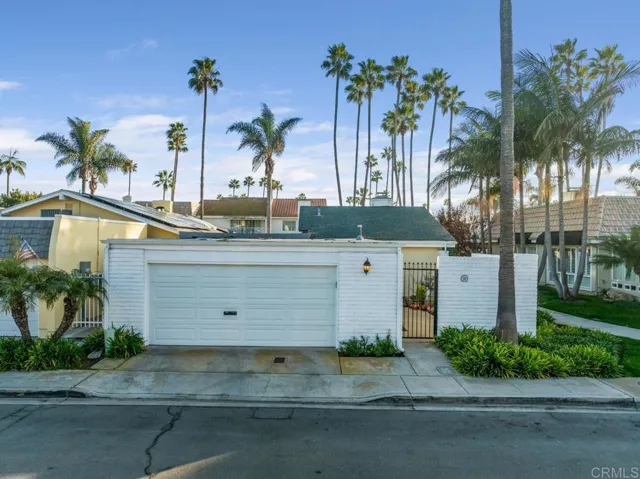75 Half Moon Bend, Coronado, California 92118