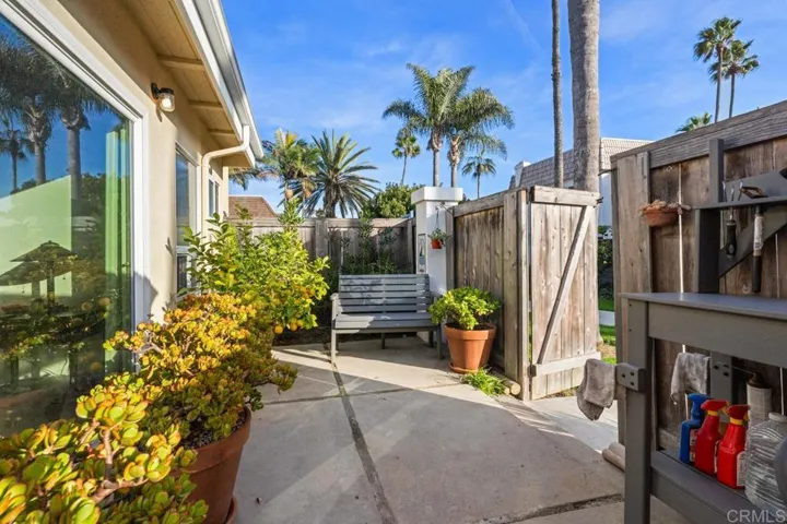 75 Half Moon Bend, Coronado, California 92118