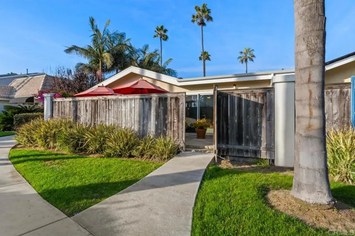 75 Half Moon Bend, Coronado, California 92118