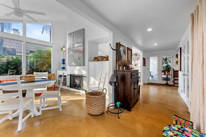 75 Half Moon Bend, Coronado, California 92118