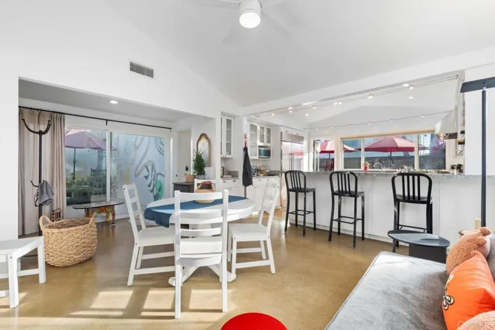 75 Half Moon Bend, Coronado, California 92118