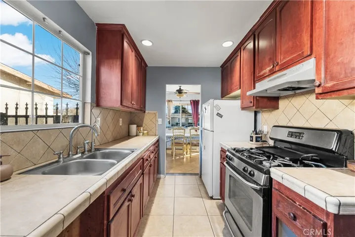 2025 E Avenue Q6, Palmdale, California 93550