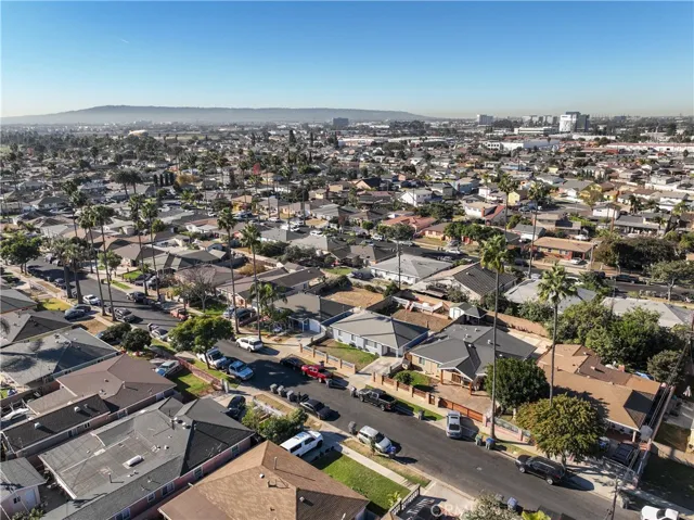 Walking distance to Dominguez University & Dignity Health Stadium