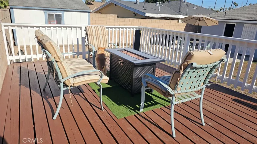 Firepit & lounge furniture not included but it looks inviting