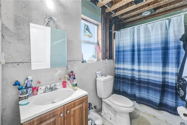 1402 E Cruces Street, Wilmington, California 90744