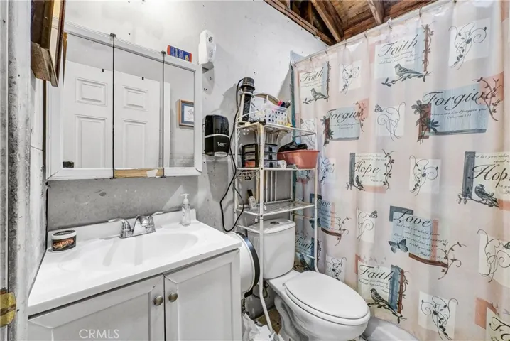 1402 E Cruces Street, Wilmington, California 90744