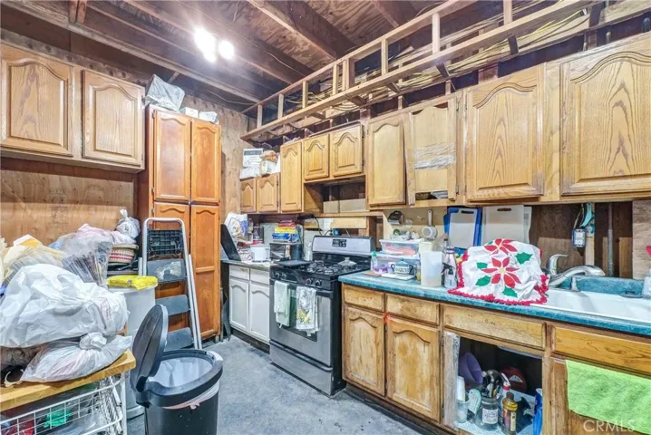 1402 E Cruces Street, Wilmington, California 90744