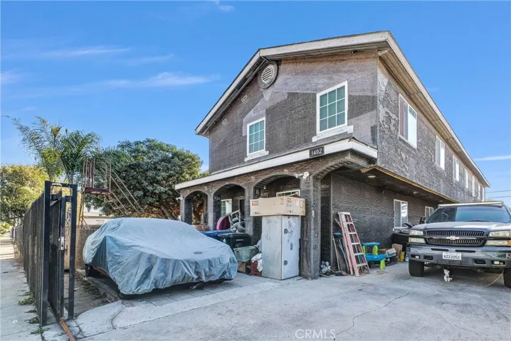 1402 E Cruces Street, Wilmington, California 90744