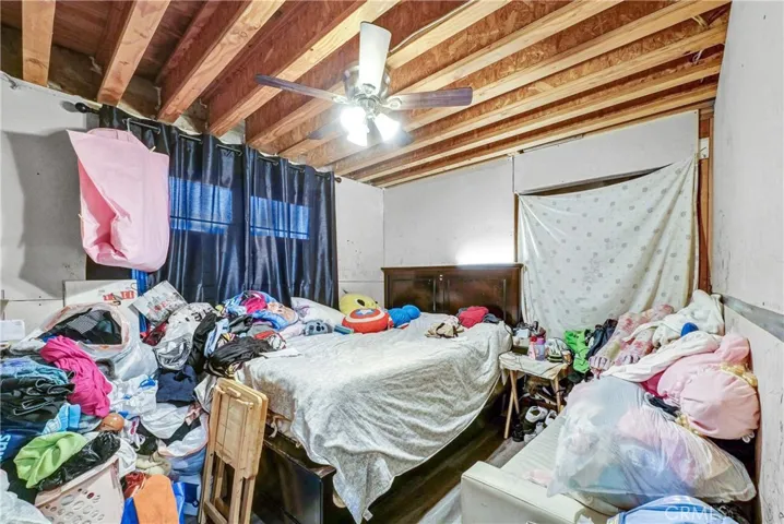 1402 E Cruces Street, Wilmington, California 90744