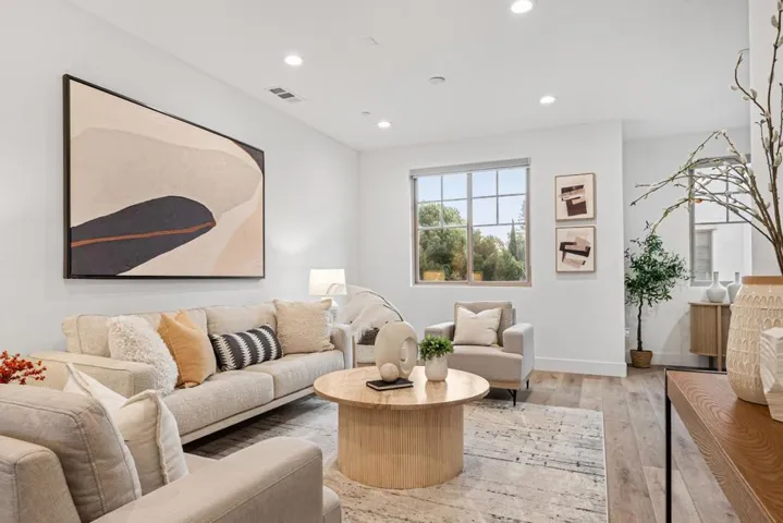 271 Fairchild Drive, Mountain View, California 94043