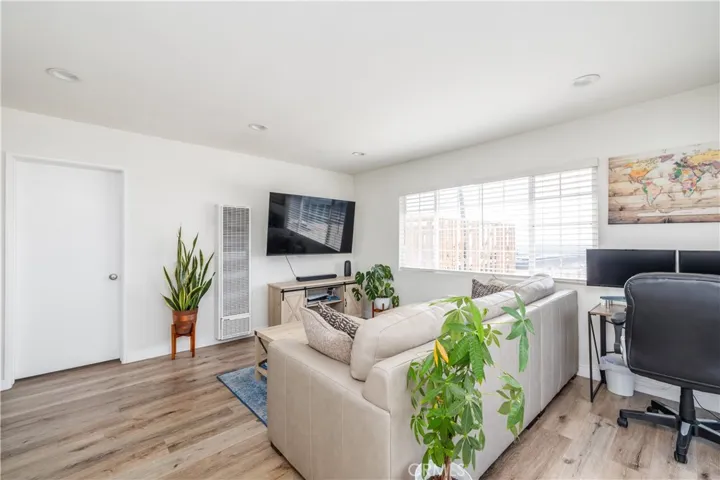 220 14th Street, Manhattan Beach, California 90266