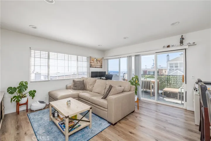 220 14th Street, Manhattan Beach, California 90266