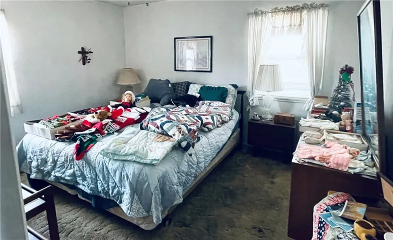 Please note items in the photo are part of the Estate Sale