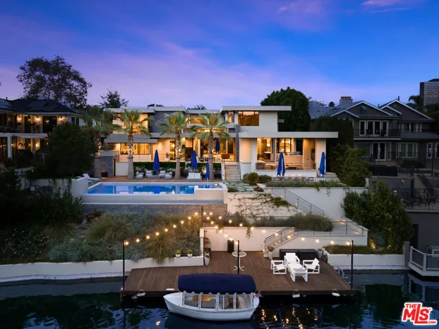 10050 Toluca Lake Avenue, Toluca Lake, California 91602