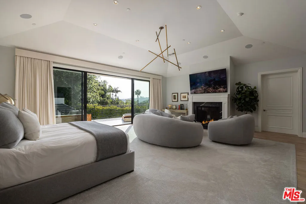 9520 Hidden Valley Road, Beverly Hills, California 90210 home-pic-8