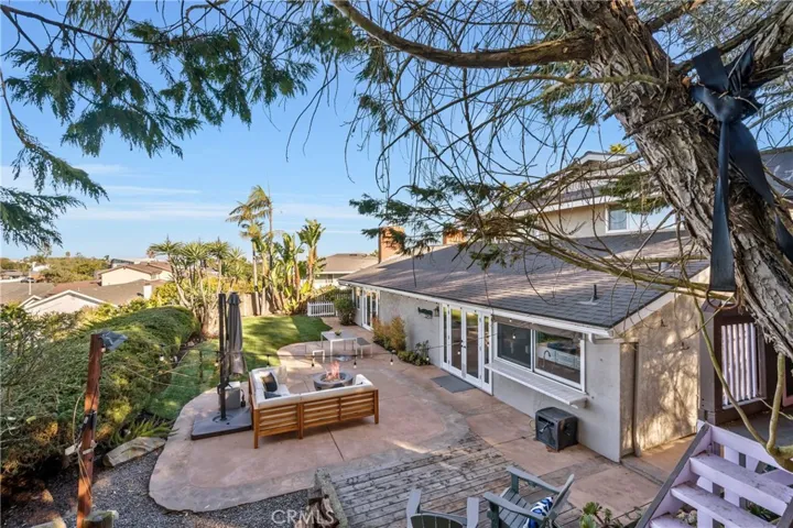 Garden entertainment space with tree house included