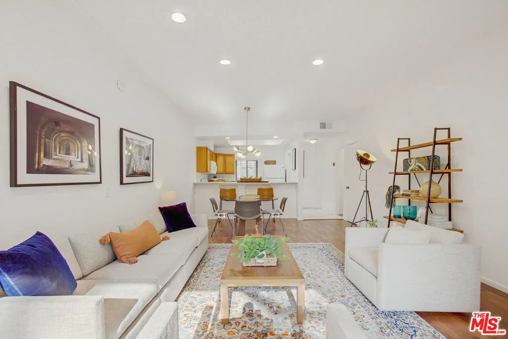 3480 Barham Boulevard 223, Los Angeles, California 90068 home-pic-1