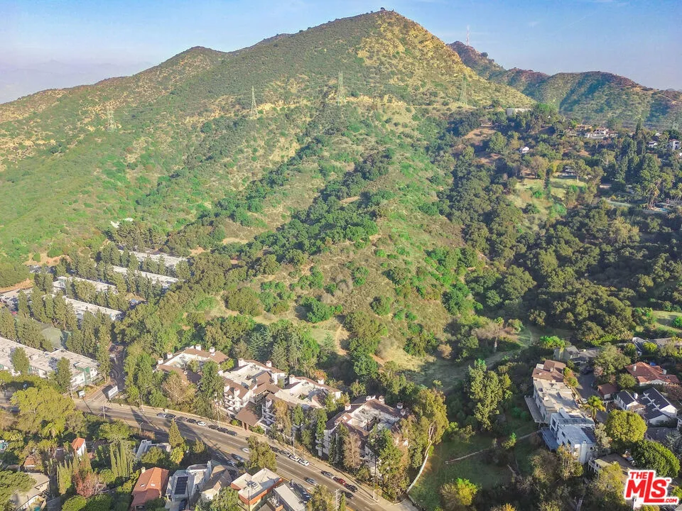 3480 Barham Boulevard 223, Los Angeles, California 90068 home-pic-20