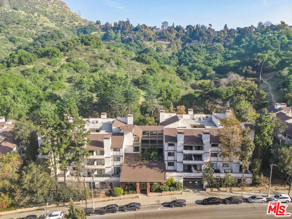 3480 Barham Boulevard 223, Los Angeles, California 90068 home-pic-21