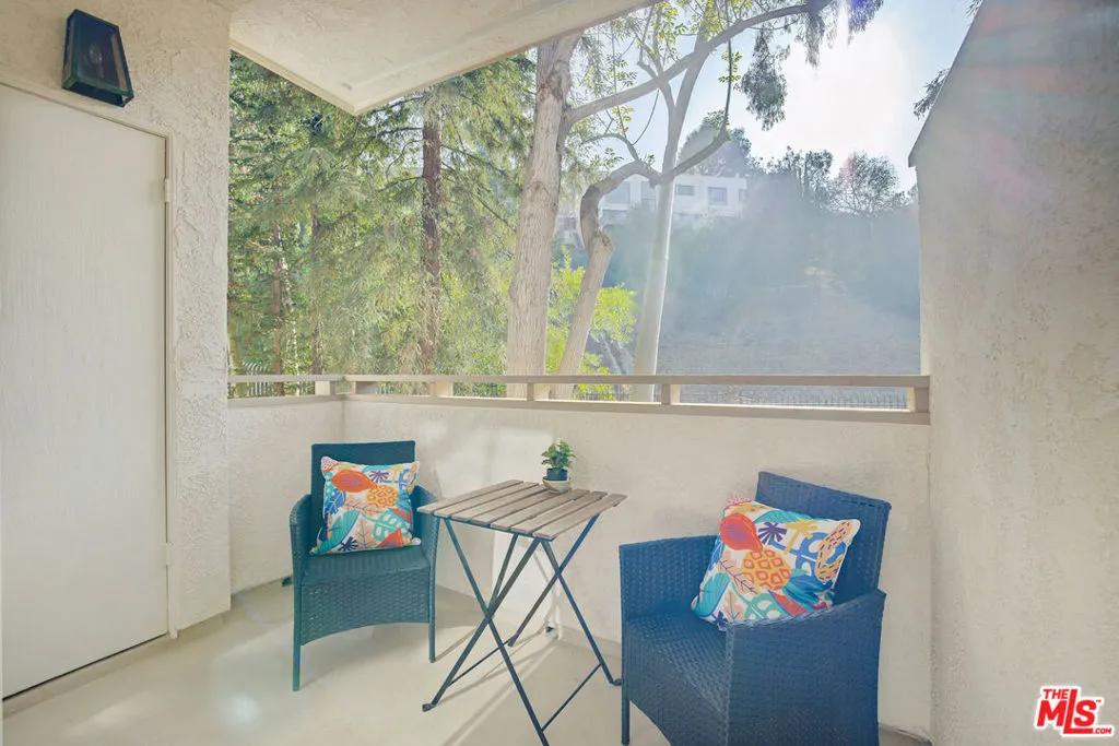 3480 Barham Boulevard 223, Los Angeles, California 90068 home-pic-3