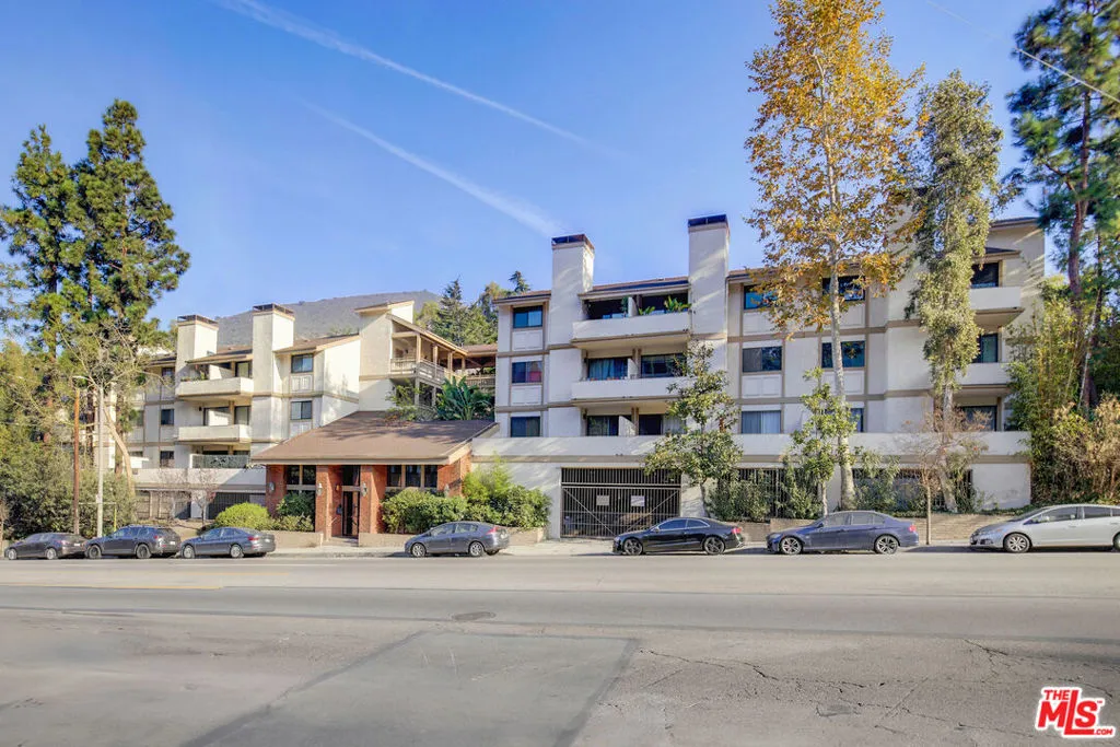 3480 Barham Boulevard 223, Los Angeles, California 90068 home-pic-15