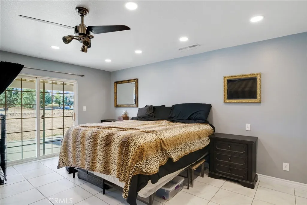 13330 E Avenue W, Pearblossom, California 93553 home-pic-4