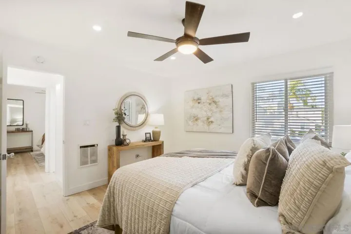1127 Thomas Ave 12, San Diego, California 92109
