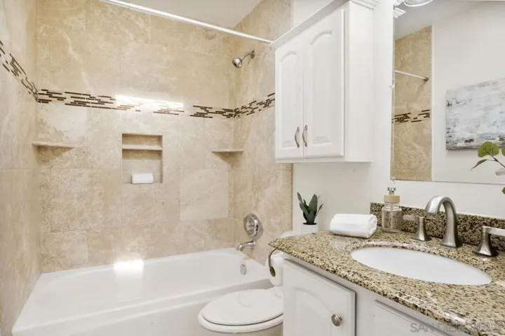 1127 Thomas Ave 12, San Diego, California 92109