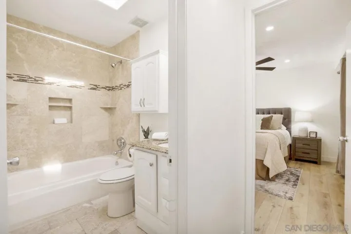 1127 Thomas Ave 12, San Diego, California 92109