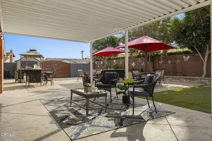 87-web-or-mls-UpmarketMedia-321Paj-68