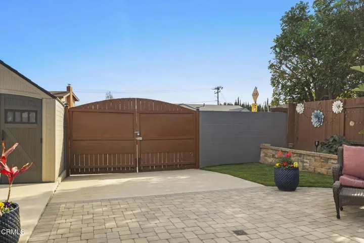 105-web-or-mls-UpmarketMedia-321Paj-113